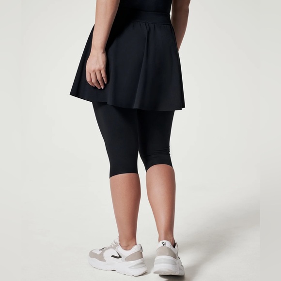 NWT SPANX Booty Boost® Active Skirt Around Knee Leggings In Black, S - Picture 5 of 10